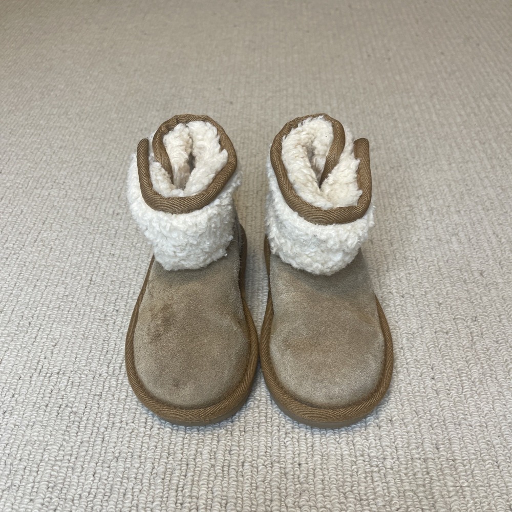 UGG Toddler 7 Jona Luxury Boot Chestnut Suede Shearling  Side Snap